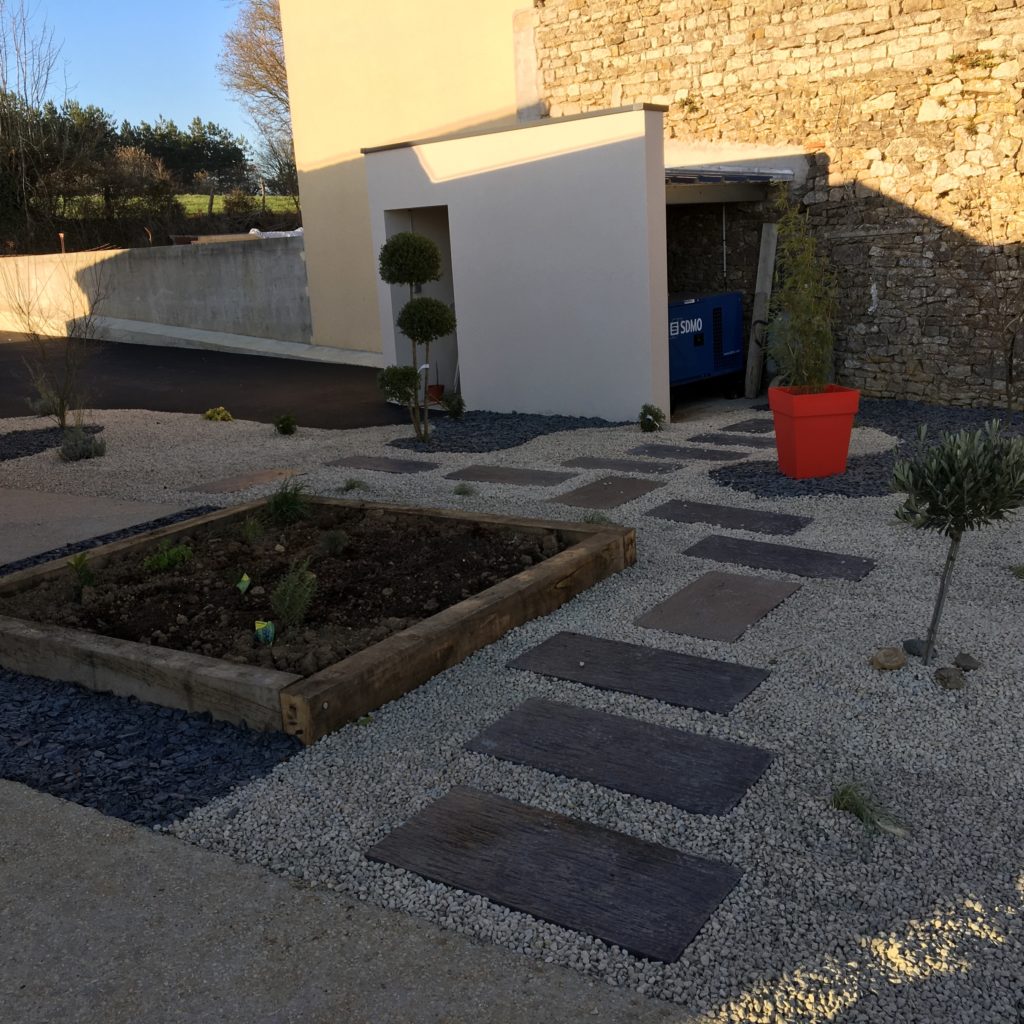 Paysagiste Côté Jardin à Vouillé 86, Poitiers, Neuville de Poitou, Mirebeau, Lusignan